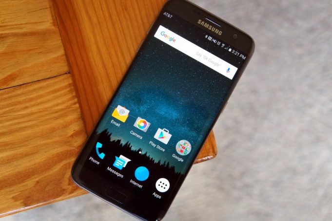 Экран смартфона Samsung Galaxy S8 может называться Infinity Display