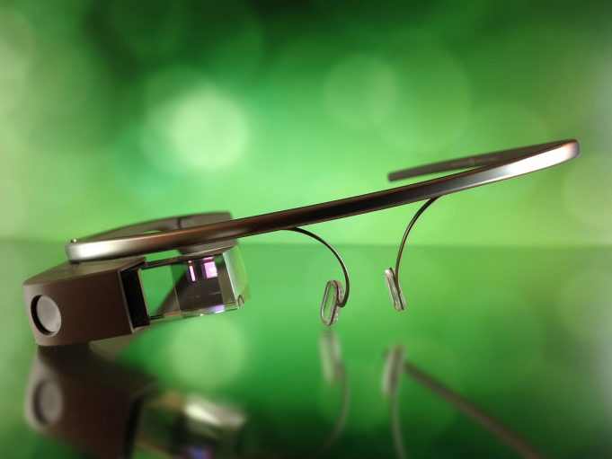 Смарт-очки Google Glass получили первое обновление за три года