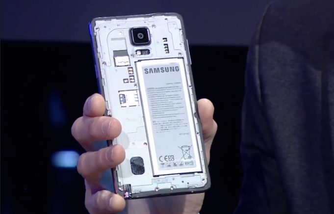 Батареи Samsung Galaxy Note 4 отзывают из-за риска воспламенения и ожогов