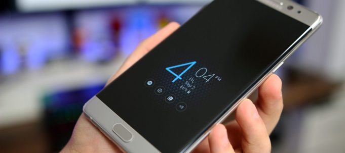Samsung опровергла слухи о дисплейном сканере отпечатков в Galaxy Note 8