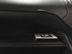 C Toyota Smart Key Box вы попадете в авто с помощью смартфона