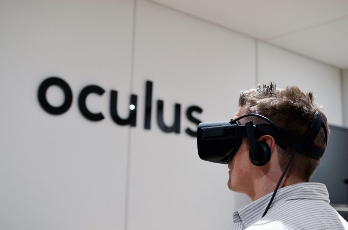 Oculus предложила наушники для шлема Rift