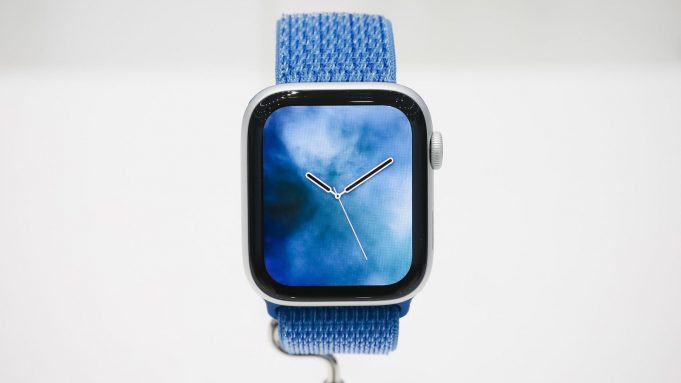 В умных часах Apple Watch Series 4 ёмкость аккумулятора уменьшилась почти на 20%