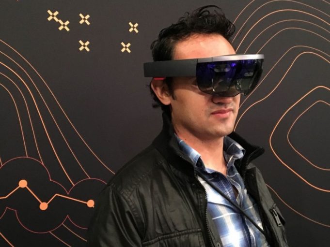Microsoft поставит Пентагону гарнитуры смешанной реальности HoloLens