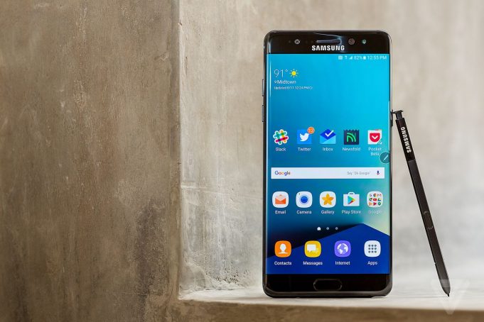 Samsung обезопасит Galaxy Note 8 батареями LG